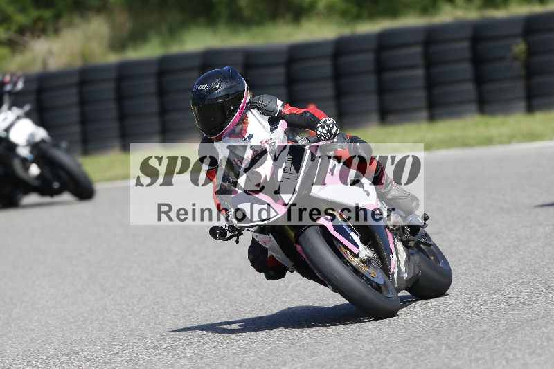 /Archiv-2025/42 07.08.2025 Peter Studer Girls Day ADR/Gruppe pink/team